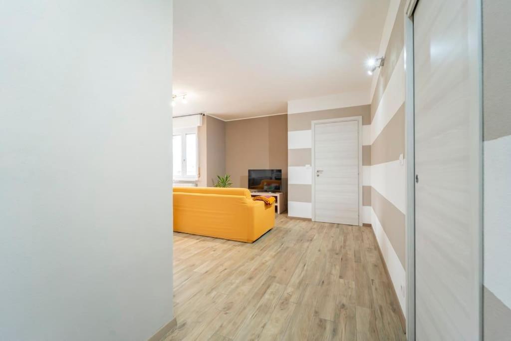 Bella Borgo Apartment Borgo San Dalmazzo Luaran gambar